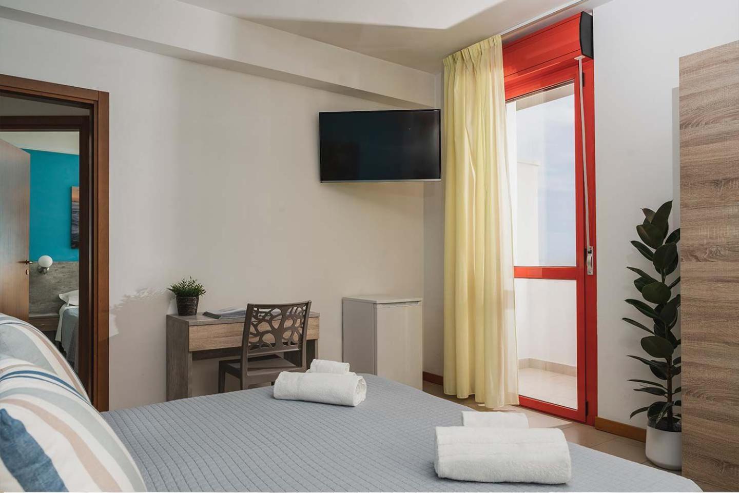 Hotel Club La Villa Мартинсикуро Экстерьер фото